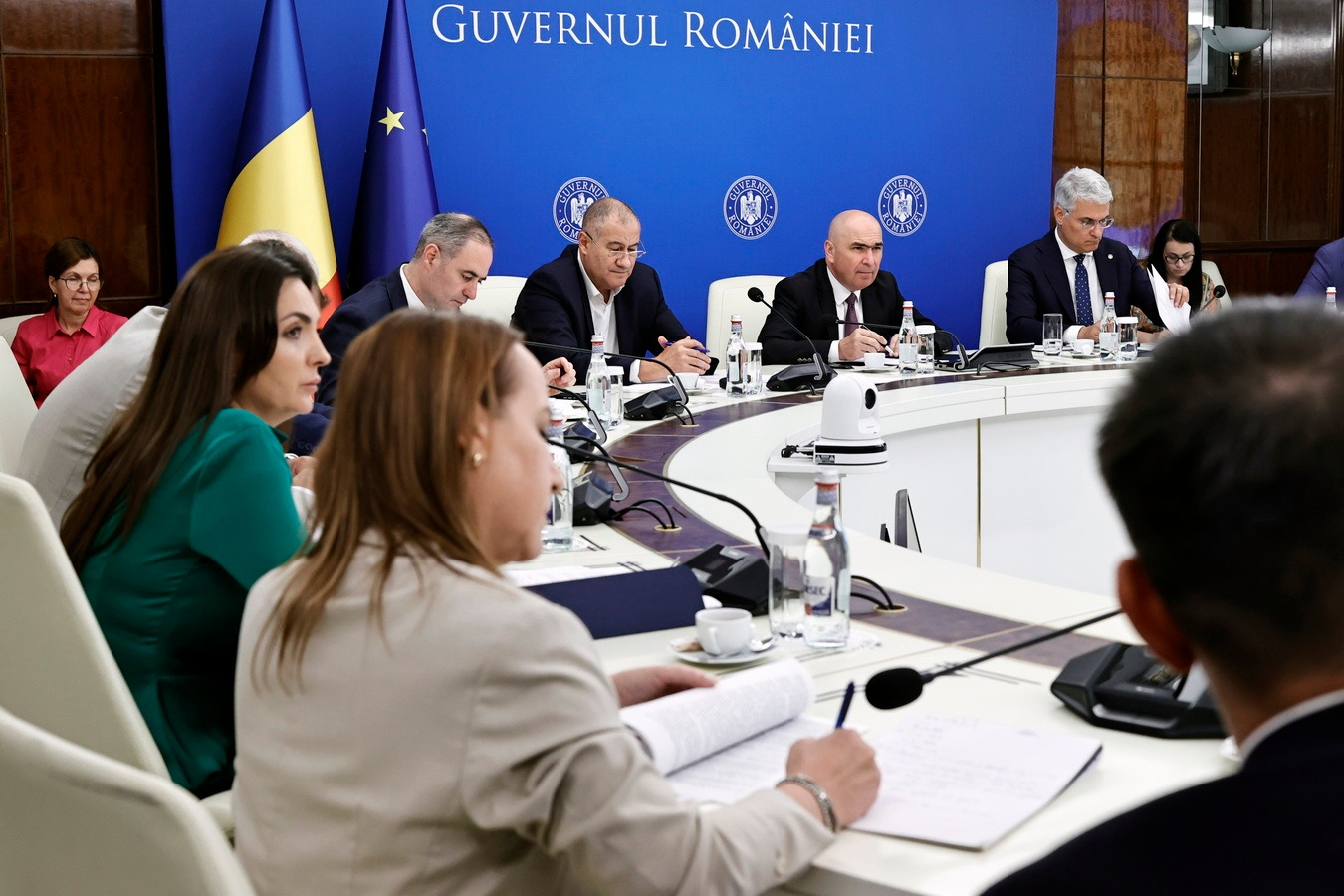 Bolojan și-a amânat prezența la „Ora premierului”