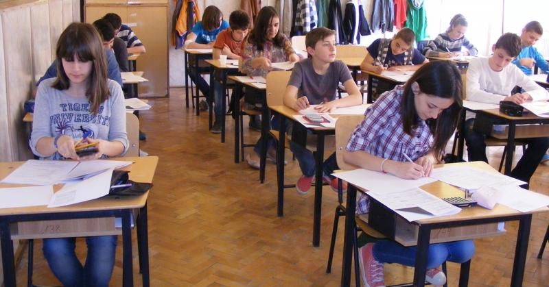 Începe simularea Evaluării Naţionale pentru elevii claselor a VIII-a
