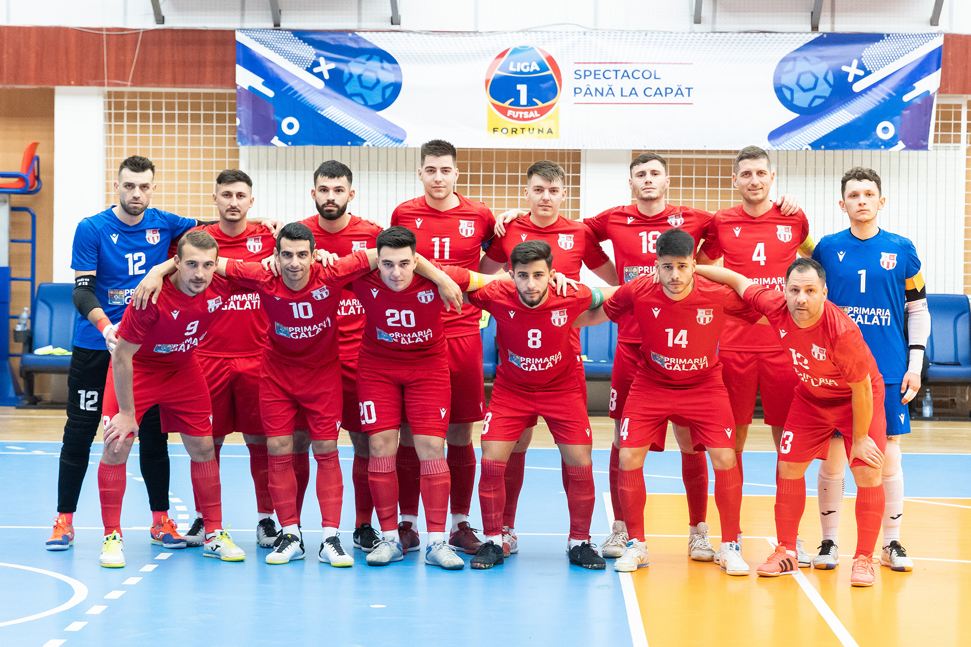United conduce cu două victorii în finală