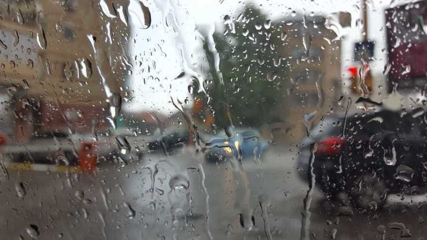 Vreme schimbătoare și ploi slabe