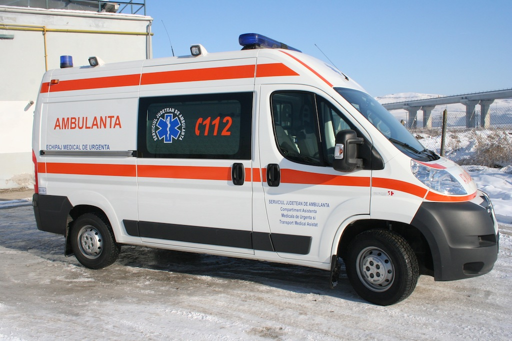 Protest masiv al ambulanțierilor, după atacul unui pacient agresiv