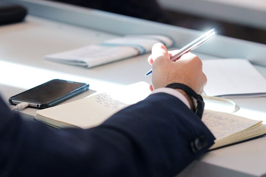 Pentru aproape 3.000 de elevi, începe bacalaureatul 2025