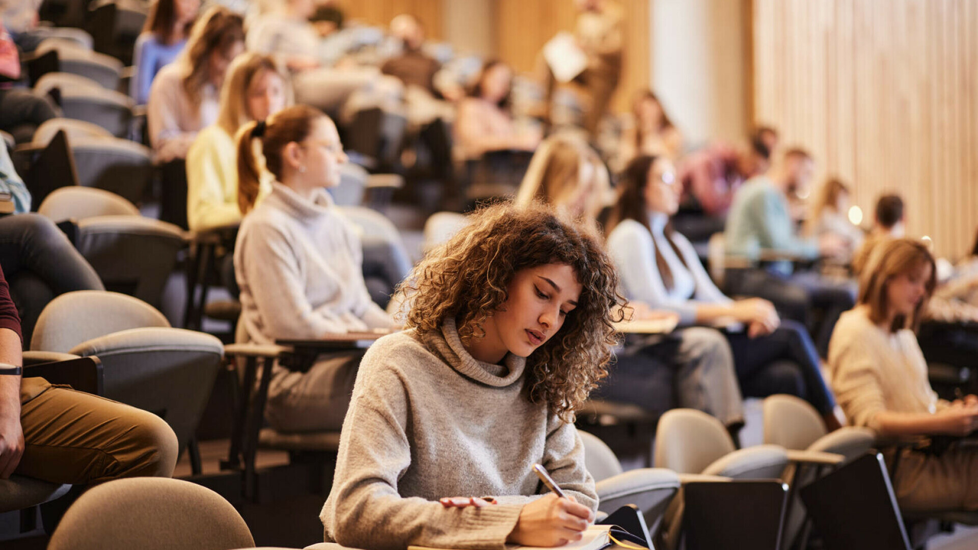„Zilele carierei”, orientare profesională pentru studenţii la Drept
