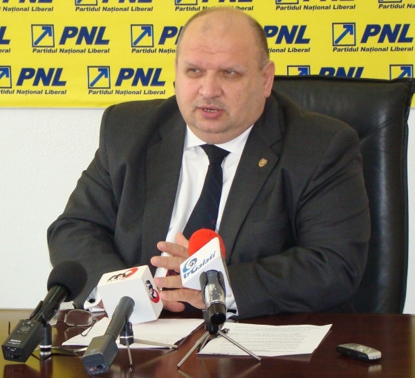 Interviu cu senatorul Paul Ichim, marți, în "Viaţa liberă"